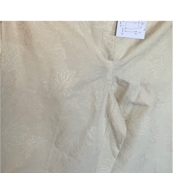 Ferragamo vintage hackead cream color suit. NWT‌‌‌‌‌ - Picture 9 of 15
